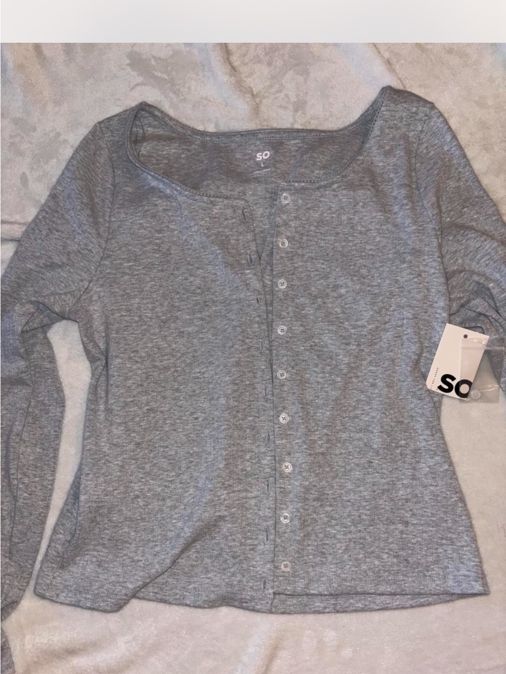 SO Women's Heather Gray Button-Front Long Sleeve Top